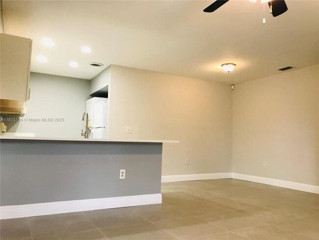 property at 565 NW 100th Pl