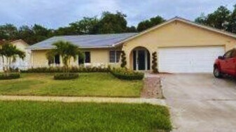 5352 Rose Marie Ave S in Boynton Beach, FL - Building Photo