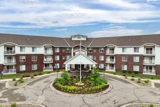 Boulders Senior Living Apartments in White Bear Lake, MN - Foto de edificio - Building Photo