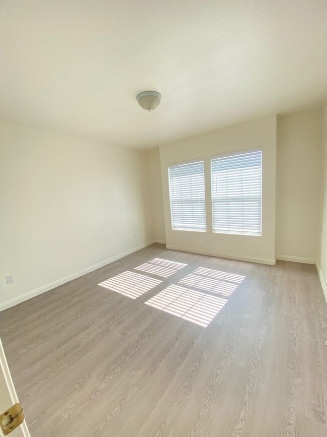 8616 Dumosa Ave in Yucca Valley, CA - Building Photo - Building Photo