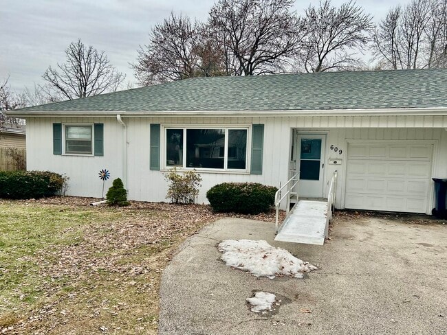 property at 609 Loomis St