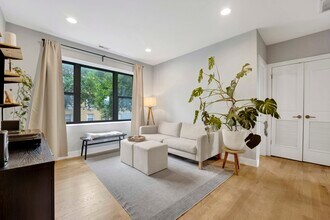 3802 W Altgeld St in Chicago, IL - Building Photo - Building Photo