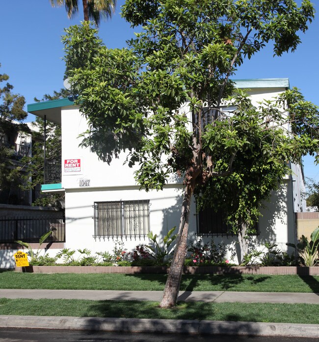 1047 E 5th St in Long Beach, CA - Building Photo - Building Photo
