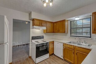 229 Cantwell Ct in Reynoldsburg, OH - Building Photo