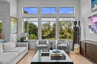 5820 Harper Park Dr in Austin, TX - Building Photo