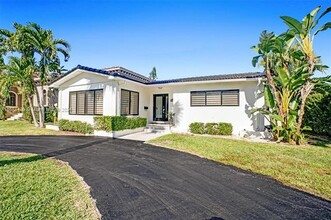 1355 Madison St in Hollywood, FL - Building Photo - Building Photo