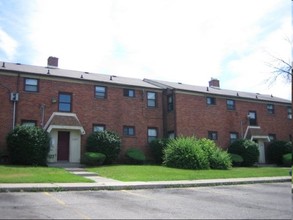 Dolphin Gardens in Detroit, MI - Building Photo - Building Photo