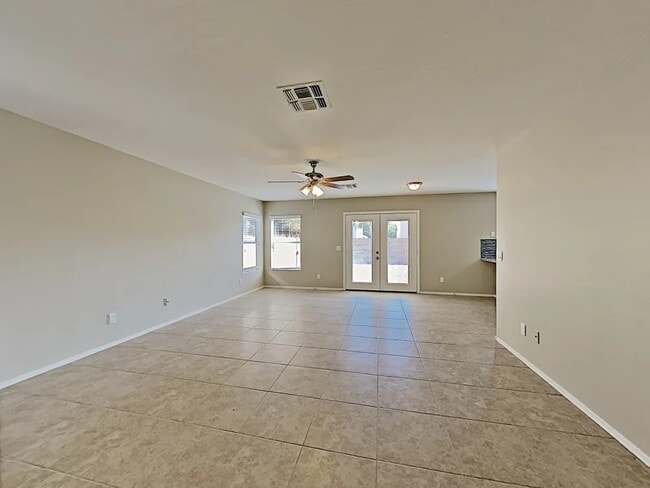 11826 W Laurel Ln in El Mirage, AZ - Building Photo - Building Photo