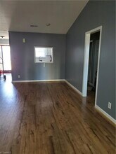 135 Columbine Dr in Winston-Salem, NC - Building Photo - Building Photo