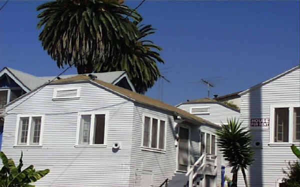1054-1056 N Bonnie Brae St in Los Angeles, CA - Building Photo - Building Photo