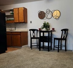 Cedar Creek Apartments in Okemos, MI - Building Photo - Building Photo