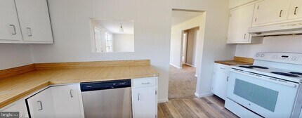 10879 Clarksville Pike in Columbia, MD - Building Photo - Building Photo