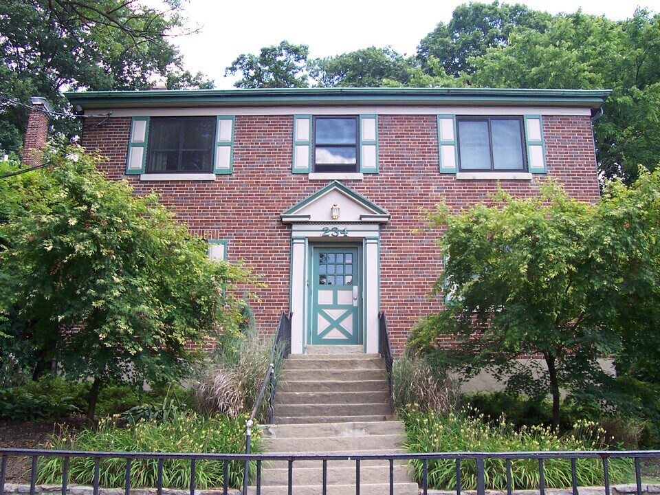234 Woolper Ave, Unit 2 in Cincinnati, OH - Building Photo