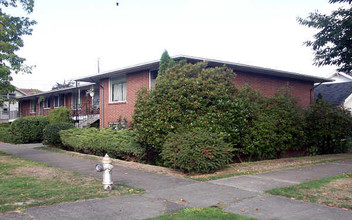 The Pauline Apartments in Tacoma, WA - Foto de edificio - Building Photo