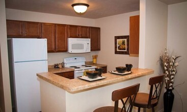 Ridge View Apartments in Waukesha, WI - Building Photo - Building Photo