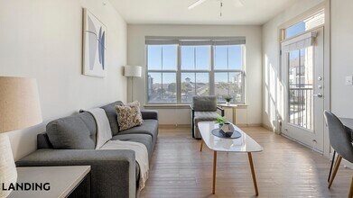 610 E Wells Branch Pkwy in Pflugerville, TX - Foto de edificio - Building Photo