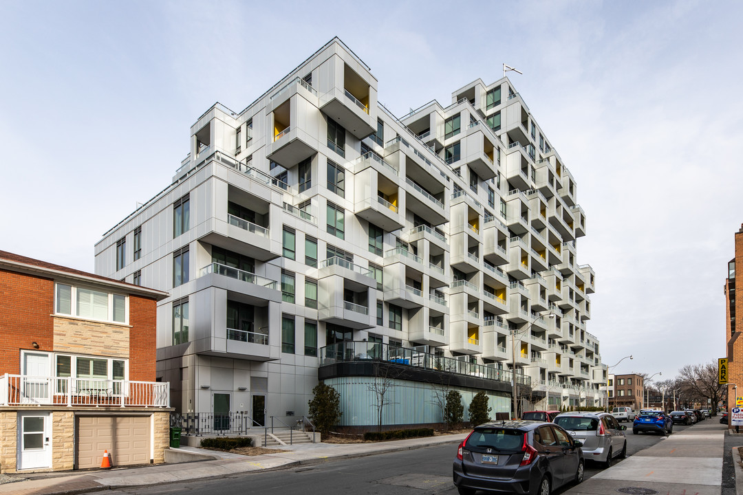 SQ Spadina Queen Condos in Toronto, ON - Building Photo