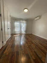 219 Summit Ave, Unit 1 in Jersey City, NJ - Building Photo - Building Photo