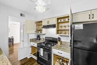 887 Juniper St NE in Atlanta, GA - Building Photo - Building Photo