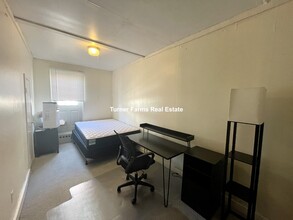 186 Naples Rd, Unit 1 in Brookline, MA - Building Photo - Building Photo