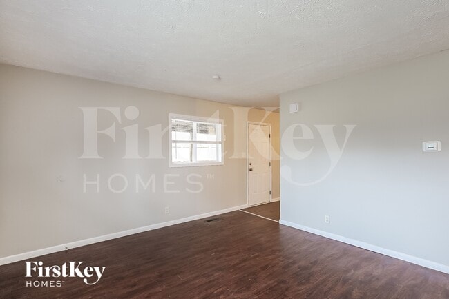 4622 Karen Dr, Unit B-411 in Lawrence, IN - Foto de edificio - Building Photo