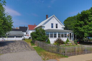 43 Spruce St, Unit 43 Spruce St Apt B in Sanford, ME - Building Photo