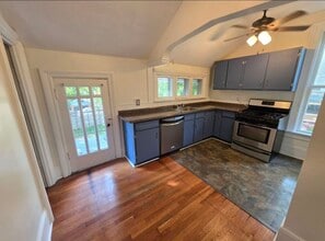 605 N Calhoun St in Lapeer, MI - Building Photo - Building Photo