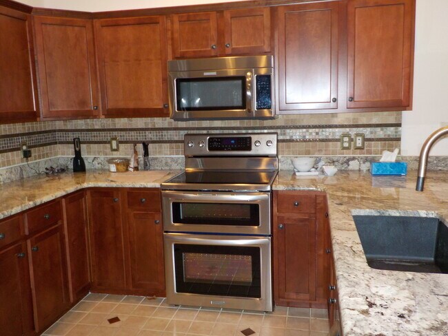 137 Whisper Ridge Dr in Port Matilda, PA - Building Photo - Building Photo