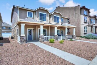 Modern Townhome with Central A/C, 2-Car Ga in Colorado Springs, CO - Building Photo - Building Photo