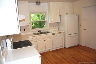 172 East Ave in New Canaan, CT - Building Photo - Building Photo