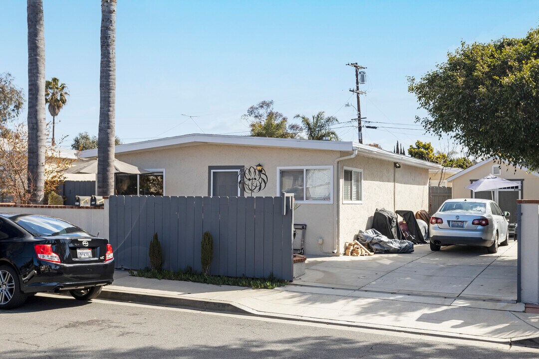 334 Grant St in Oceanside, CA - Foto de edificio