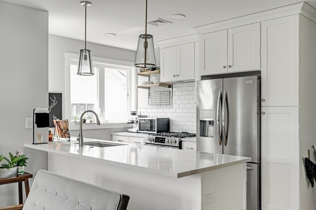 19 Plymouth St, Unit 2 in Cambridge, MA - Building Photo