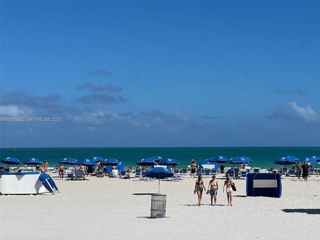 1390 Ocean Dr in Miami Beach, FL - Building Photo - Building Photo