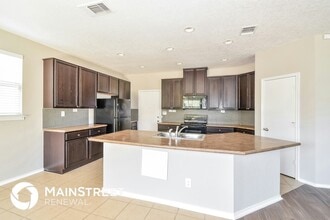 7906 Horse Hollow in San Antonio, TX - Building Photo - Building Photo