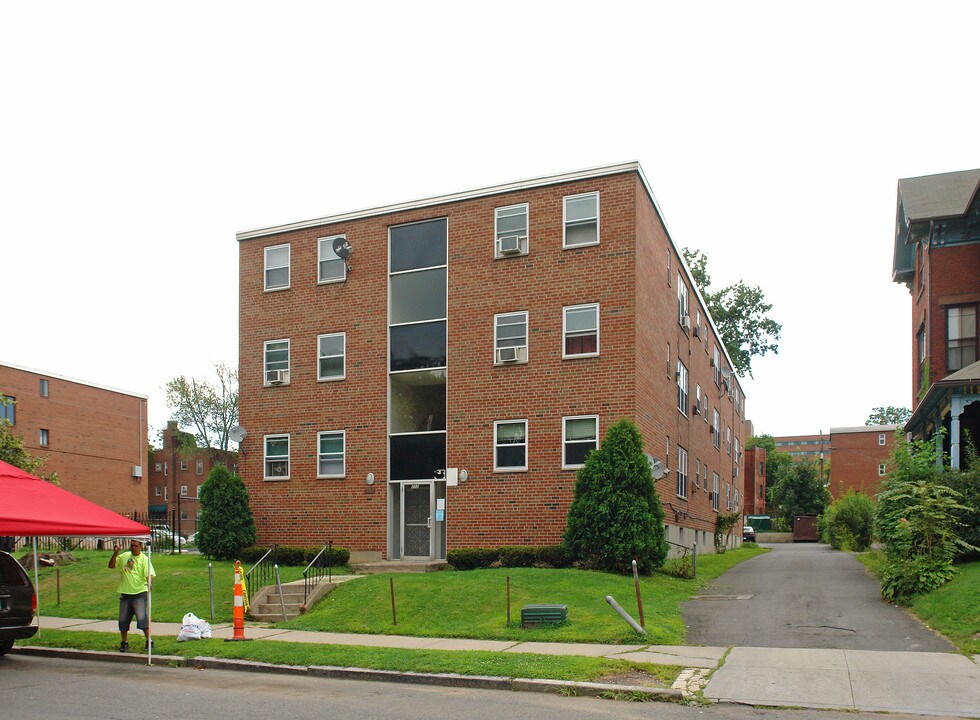 252 Laurel St in Hartford, CT - Building Photo