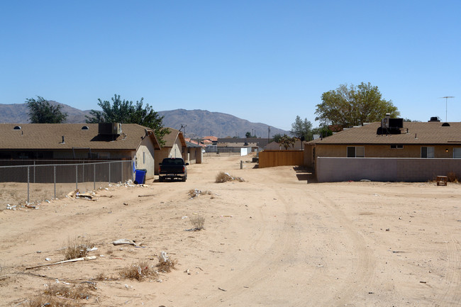 21350 Bear Valley Outer Hwy in Apple Valley, CA - Building Photo - Building Photo