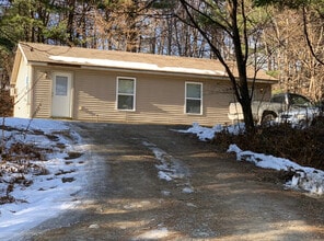 362 Riverside Dr, Unit 2 in Augusta, ME - Building Photo - Building Photo