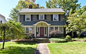 3180 Chadbourne Rd in Shaker Heights, OH - Building Photo