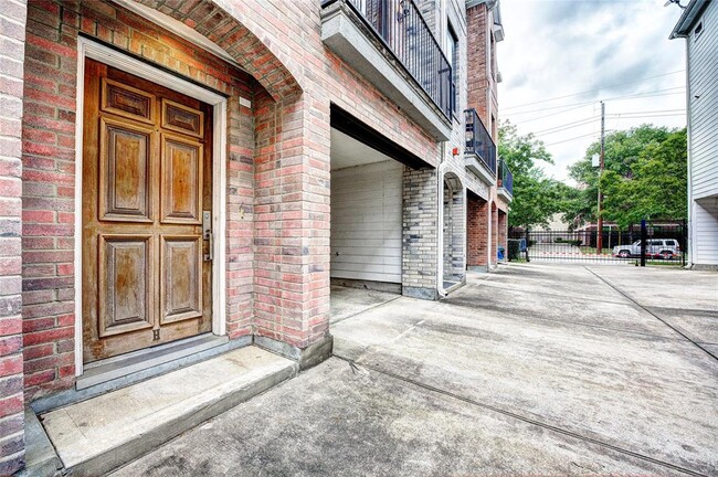 202 McGowen St in Houston, TX - Building Photo - Building Photo