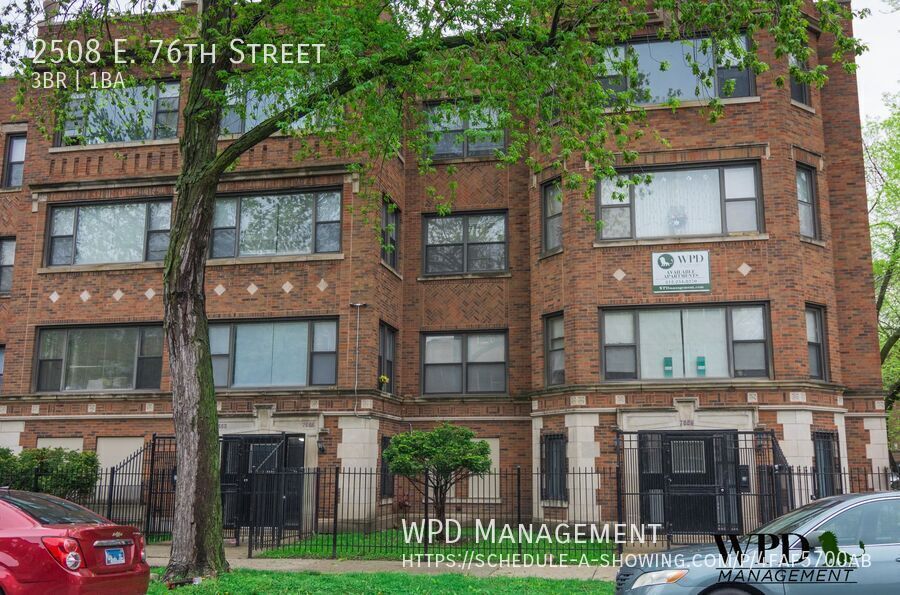2508 E 76th St in Chicago, IL - Building Photo