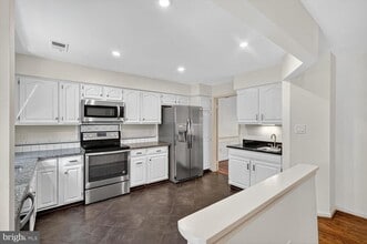 10708 Brewer House Rd in Rockville, MD - Building Photo - Building Photo