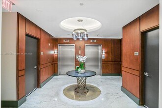 19111 Collins Ave, Unit 3507 in Sunny Isles Beach, FL - Foto de edificio - Building Photo