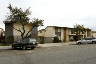 Waterstone Apartments in Long Beach, CA - Building Photo - Building Photo