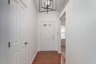 9880 Glenburr Ct in Fishers, IN - Building Photo - Building Photo