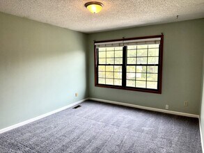 2901 University Dr in Lawrence, KS - Building Photo - Building Photo