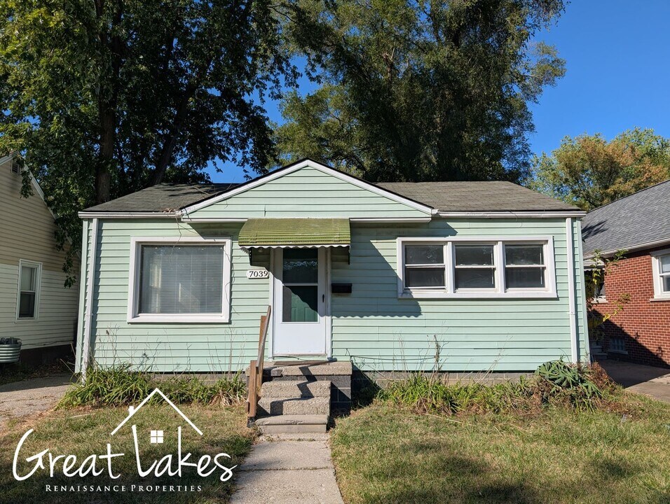 7039 Westminster Ave in Warren, MI - Foto de edificio