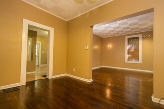 571 Angella St in Dubuque, IA - Building Photo - Building Photo