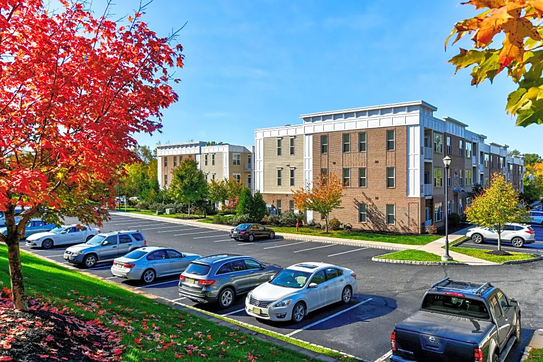 Bridgewater Square, One Month Free in Bridgewater, NJ - Foto de edificio