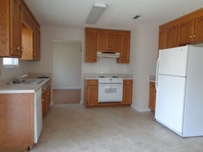 219 Lakeside Dr in Enterprise, AL - Building Photo - Building Photo