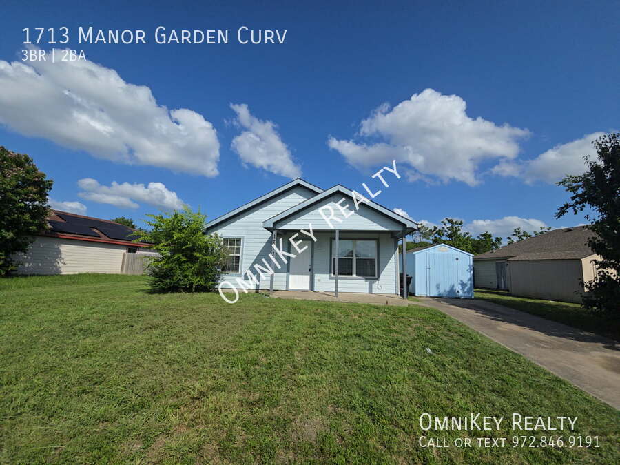 1713 Manor Garden Curve in Greenville, TX - Building Photo